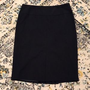 Worthington Stretch Navy Pencil Skirt. Size 10.